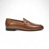 Loafers s peto in gladkim videzom